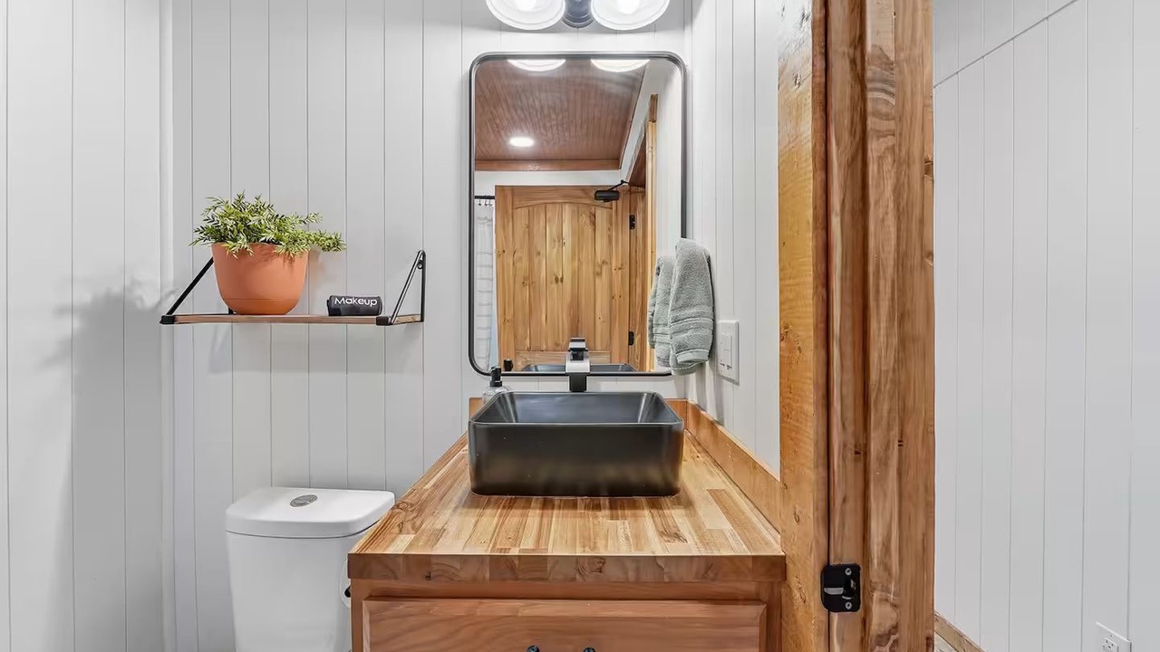 Photo of Bathroom in Lockesburg