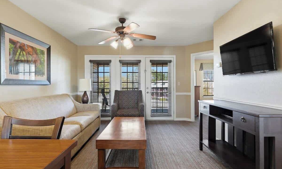 Photo of Livingroom in Clarkesville