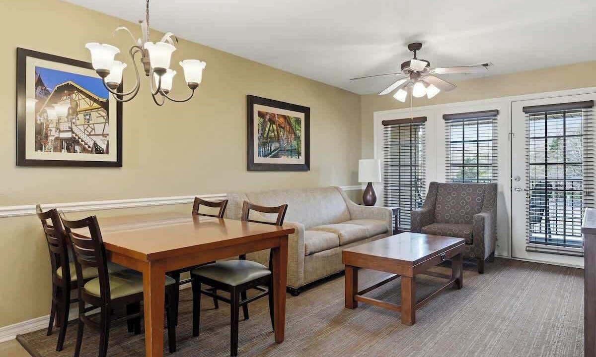 Photo of Livingroom in Clarkesville