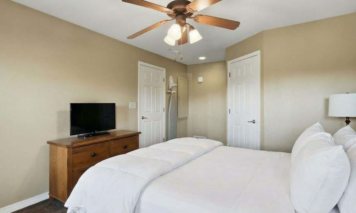 Photo of Bedroom in Clarkesville