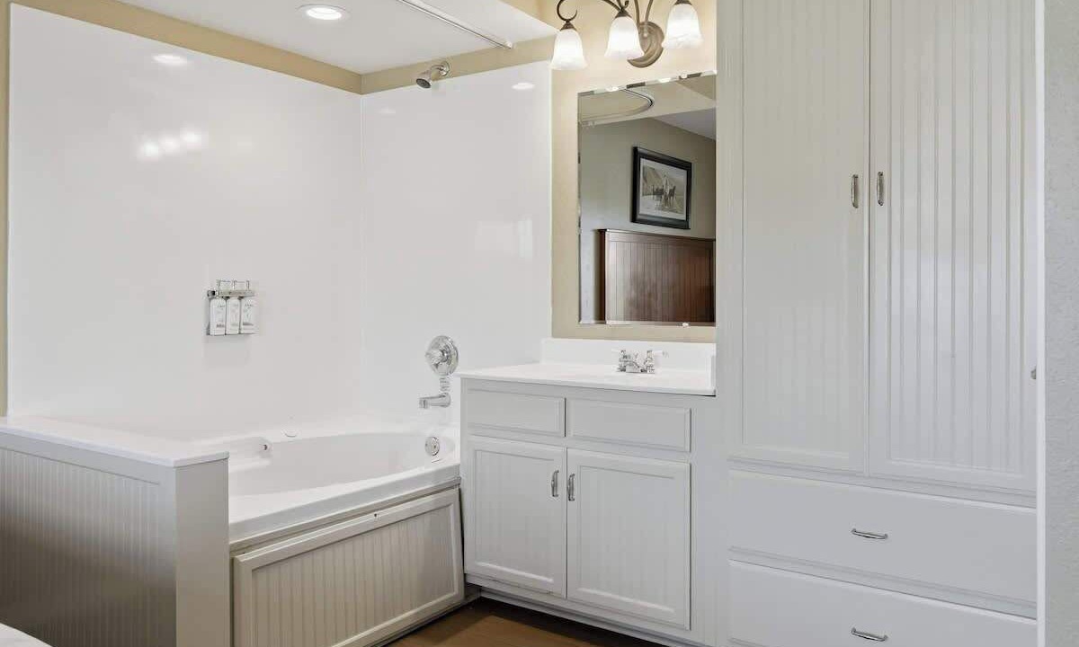 Photo of Bathroom in Clarkesville