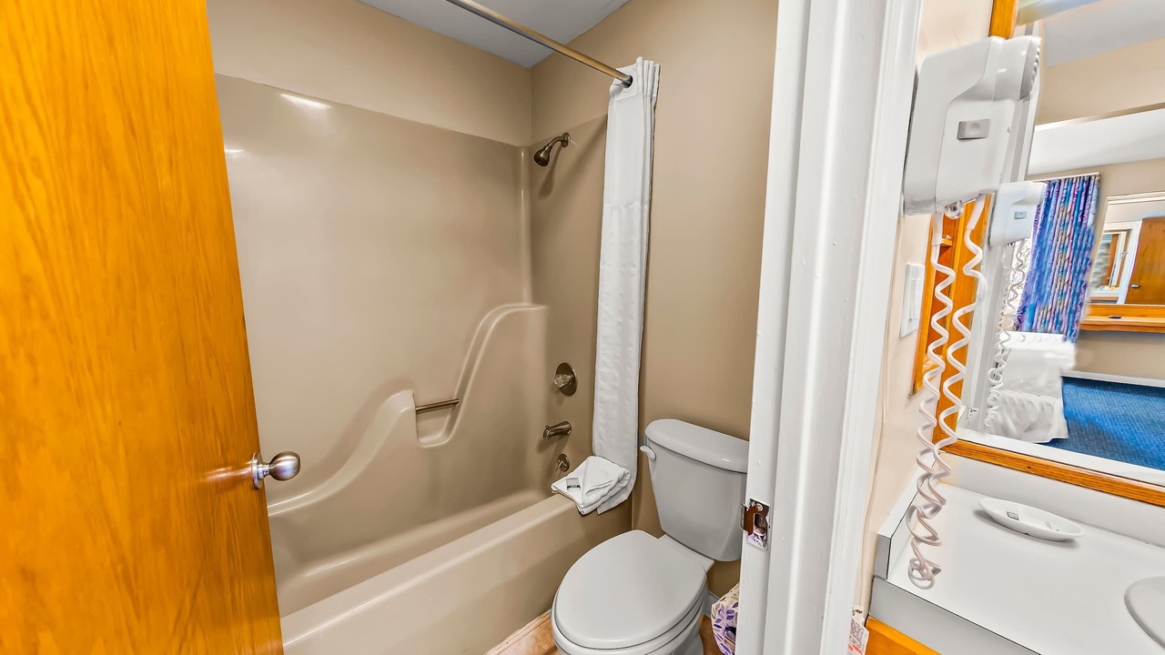 Photo of Bathroom in Fairfield Harbour