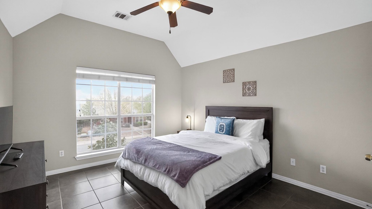 Photo of Bedroom in Kyle