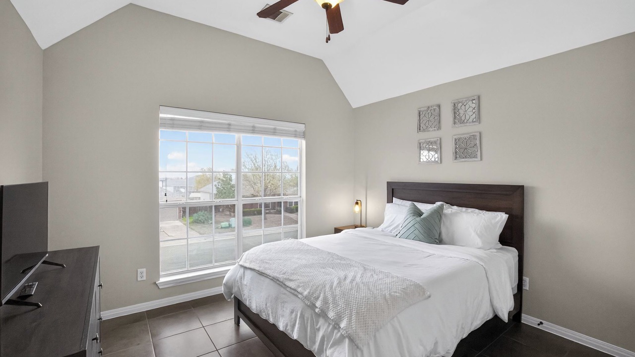 Photo of Bedroom in Kyle