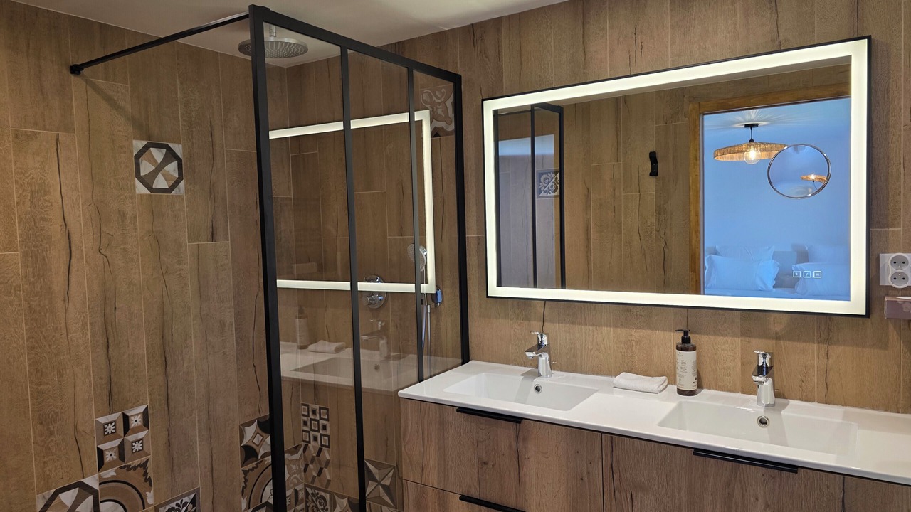 Photo of Bathroom in Equemauville