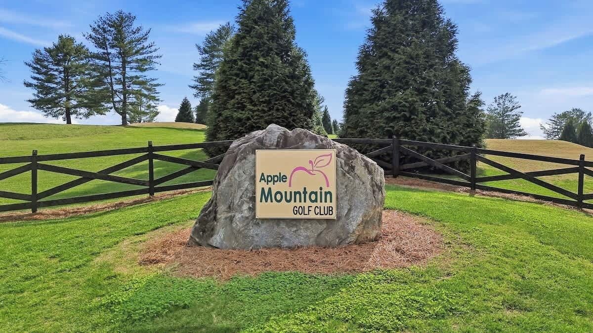 Photo of Outdoor in Clarkesville
