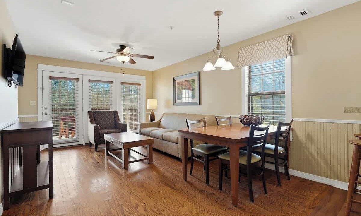 Photo of Livingroom in Clarkesville