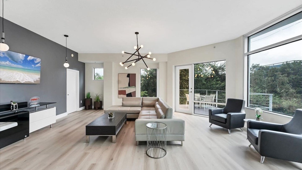 Photo of Livingroom in South Eola