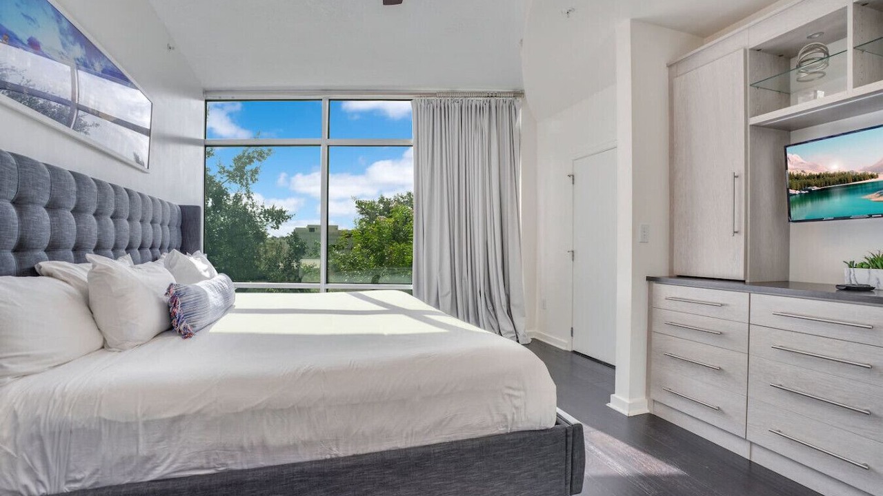 Photo of Bedroom in South Eola