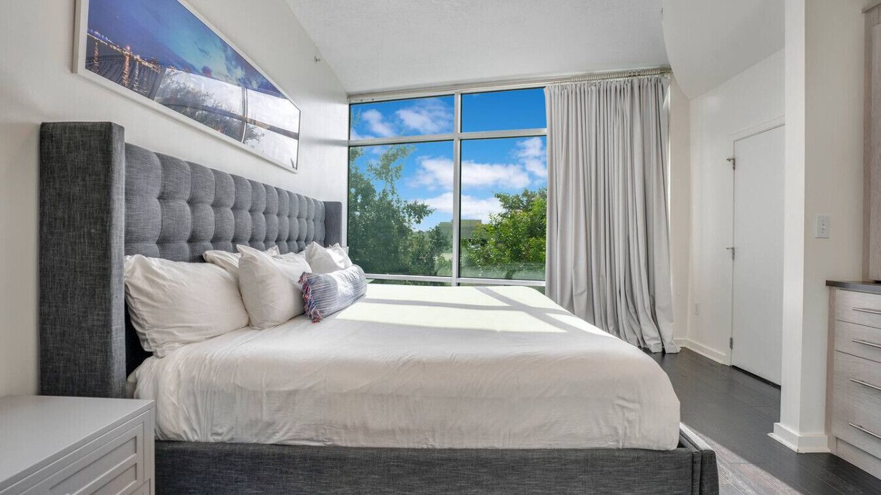 Photo of Bedroom in South Eola