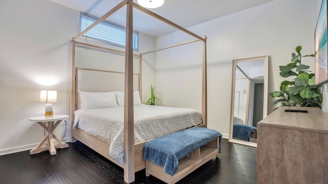 Photo of Bedroom in South Eola