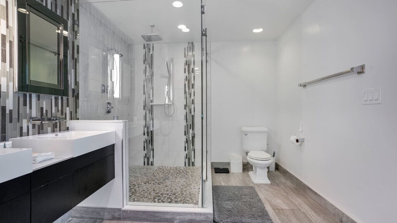 Photo of Bathroom in South Eola