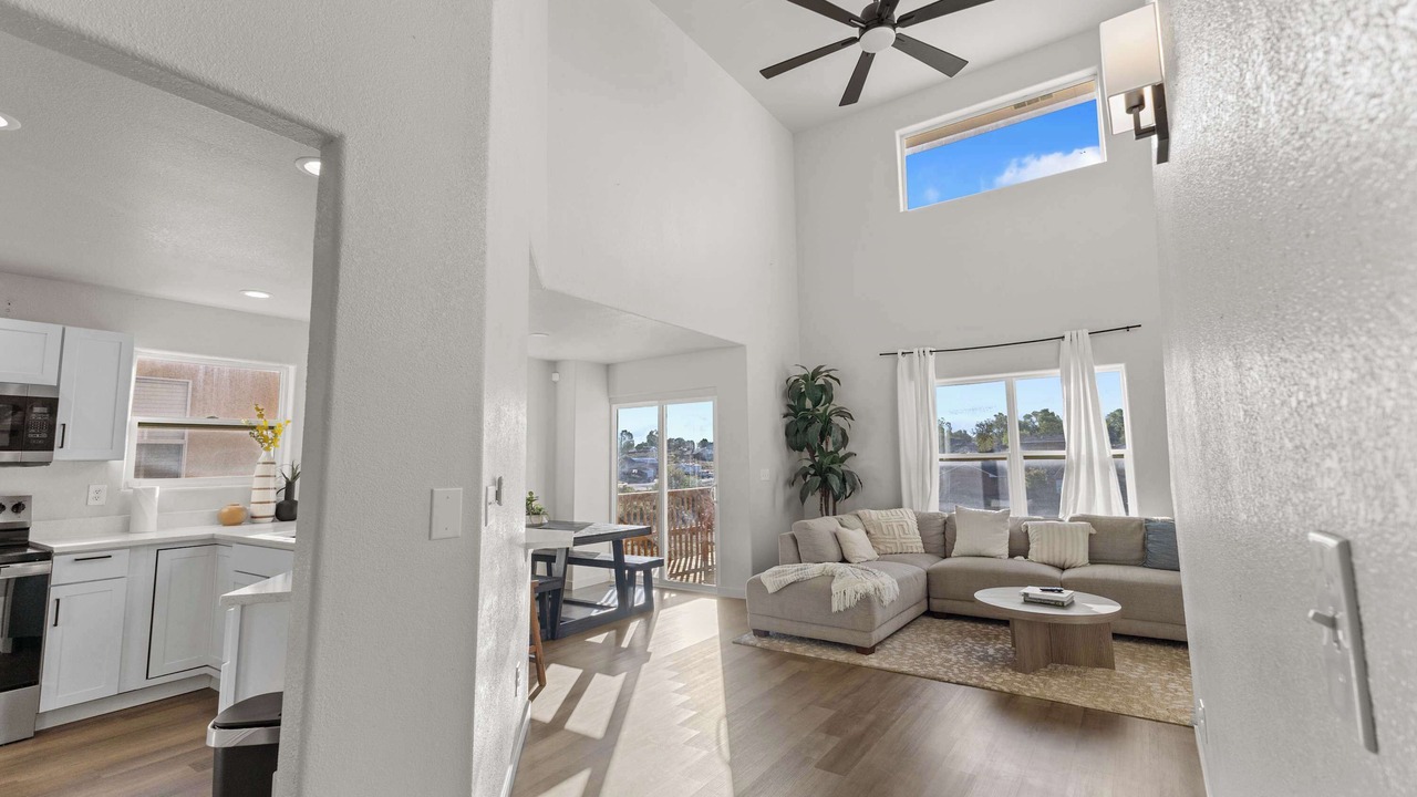 Photo of Livingroom in Pueblo West