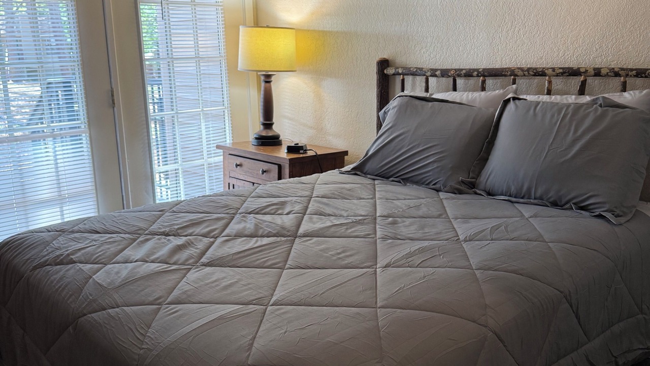 Photo of Bedroom in Holly Lake Ranch