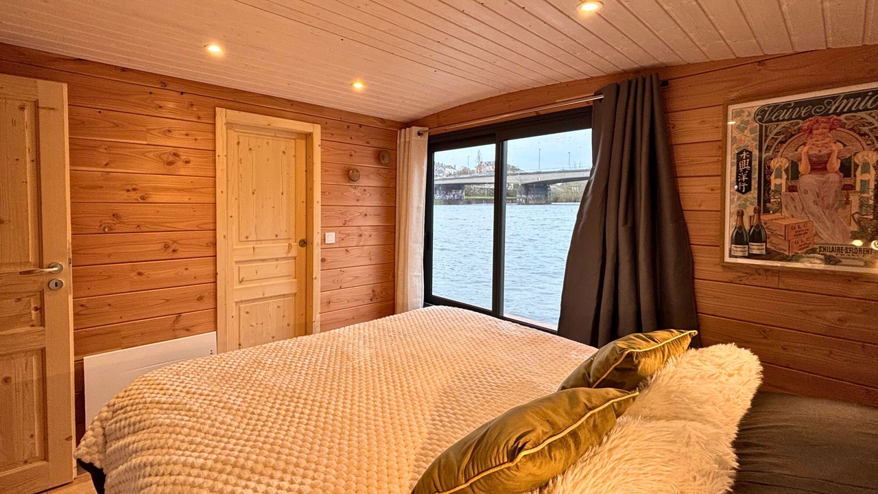 Photo of Bedroom in Downtown Angers