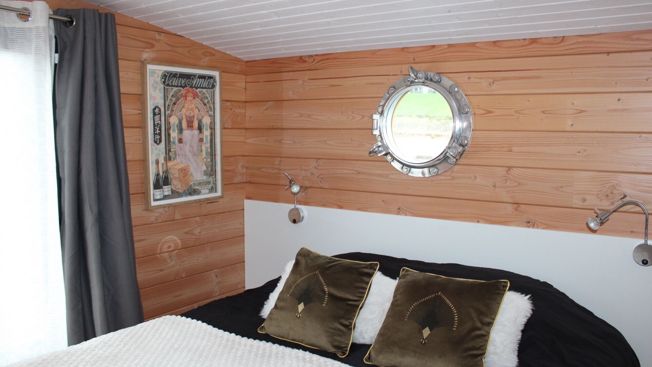 Photo of Bedroom in Downtown Angers