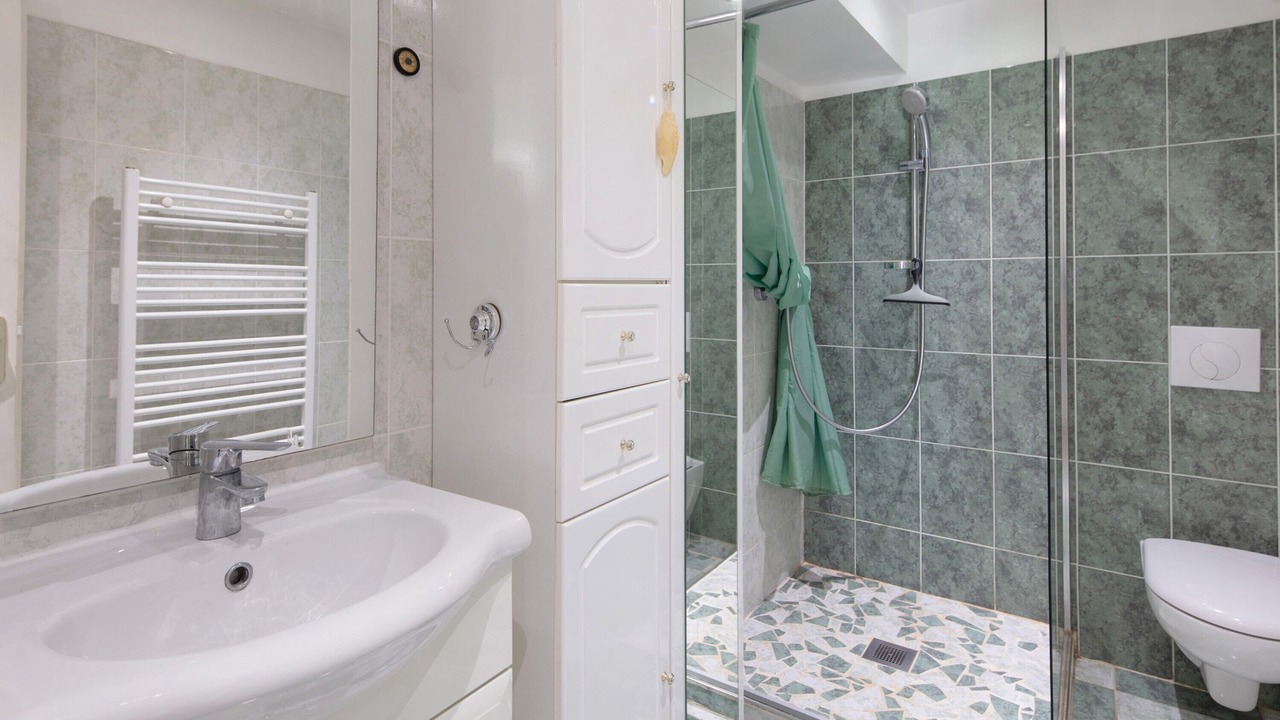 Photo of Bathroom in Saint-Laurent-le-Minier