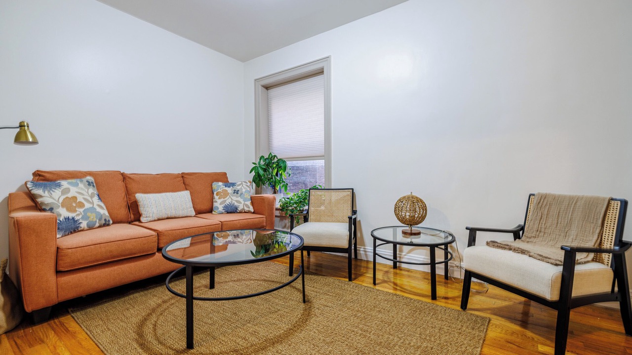 Photo of Livingroom in Manhattan Valley