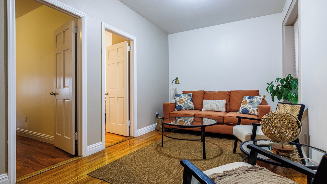 Photo of Livingroom in Manhattan Valley