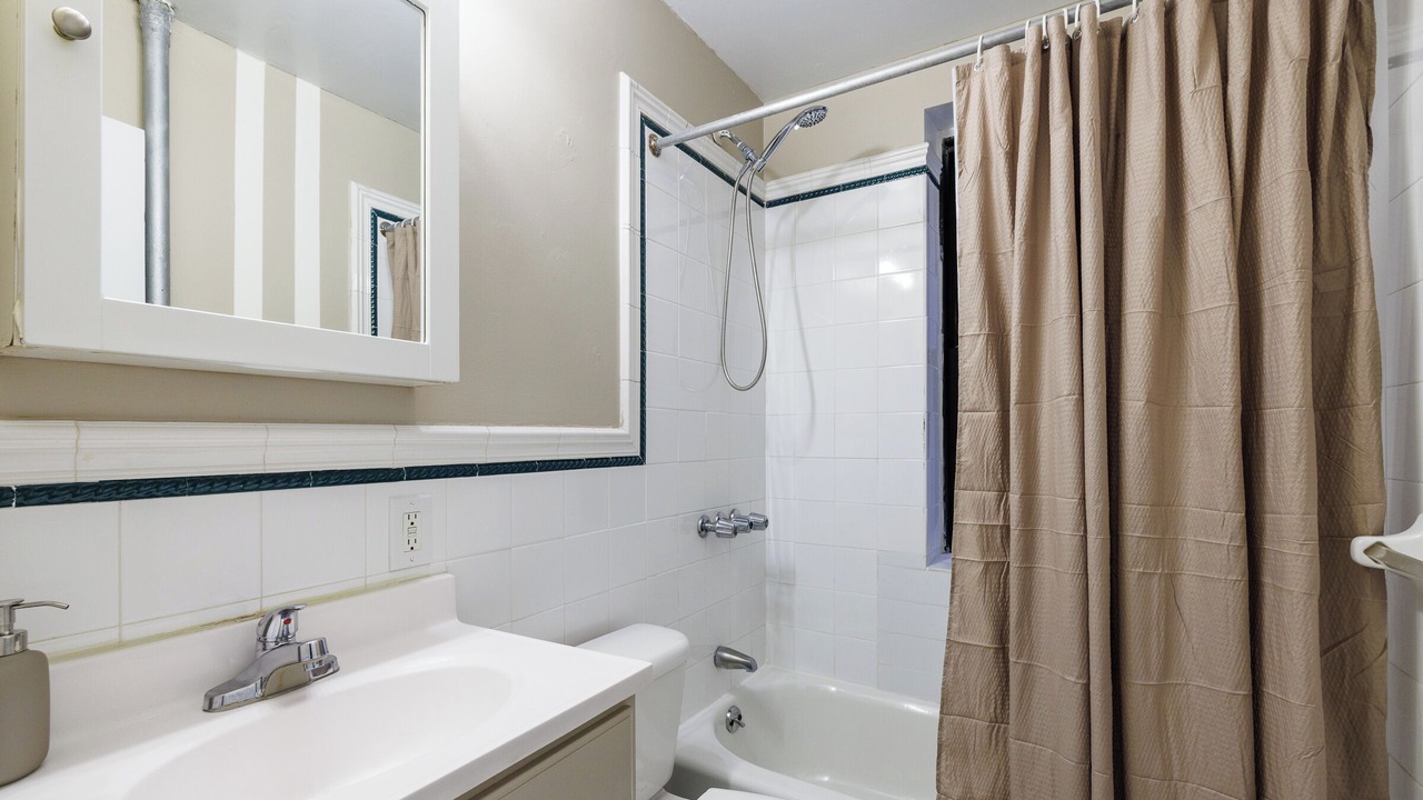 Photo of Bathroom in Manhattan Valley