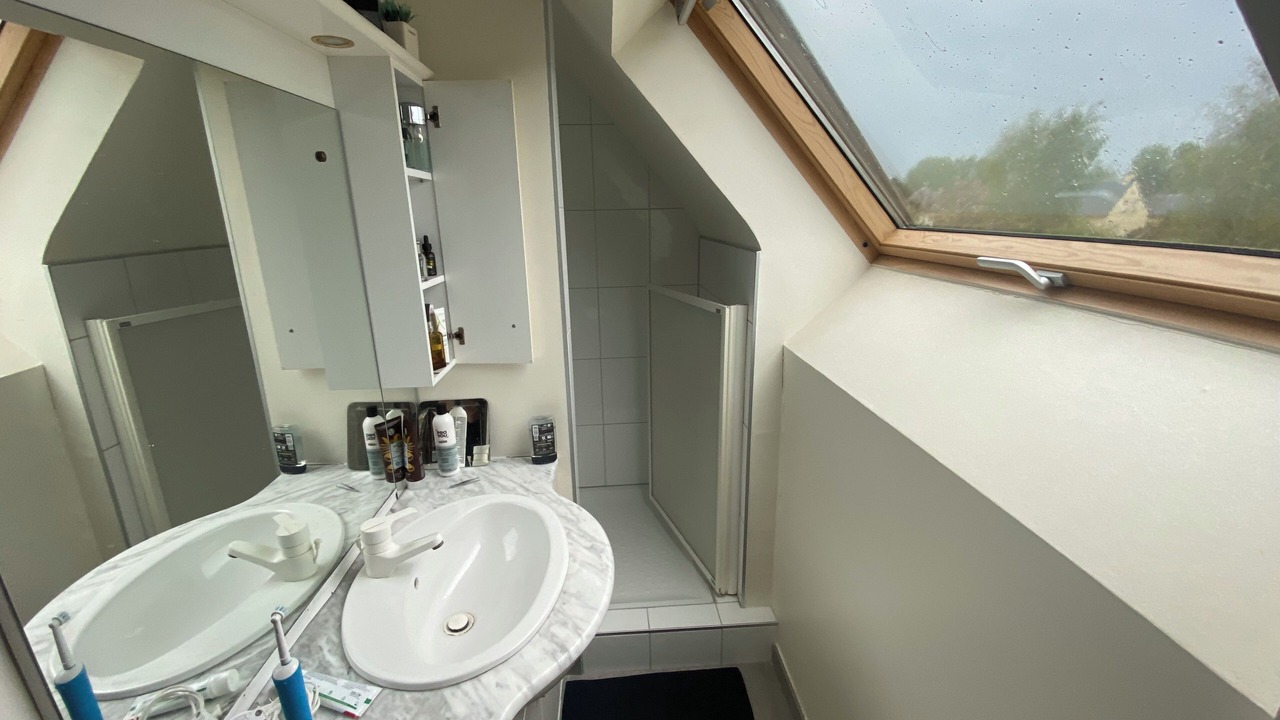 Photo of Bathroom in Crepon