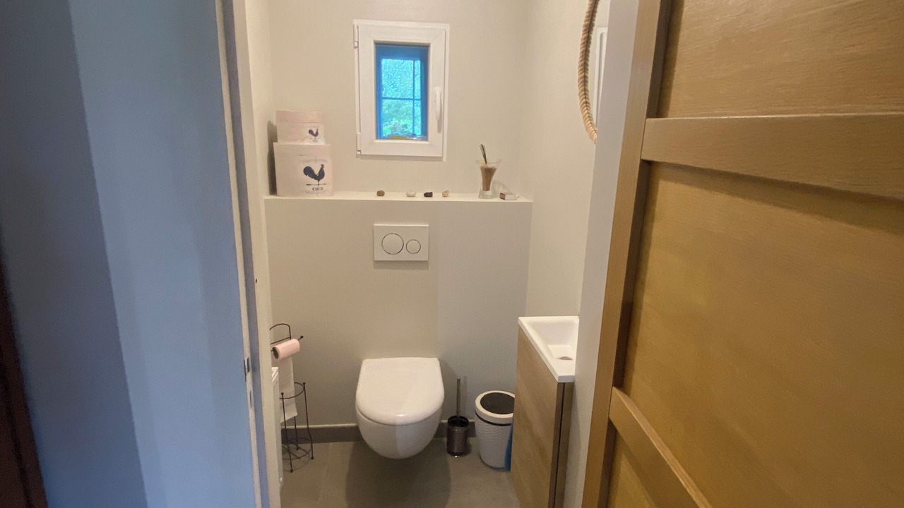 Photo of Bathroom in Crepon