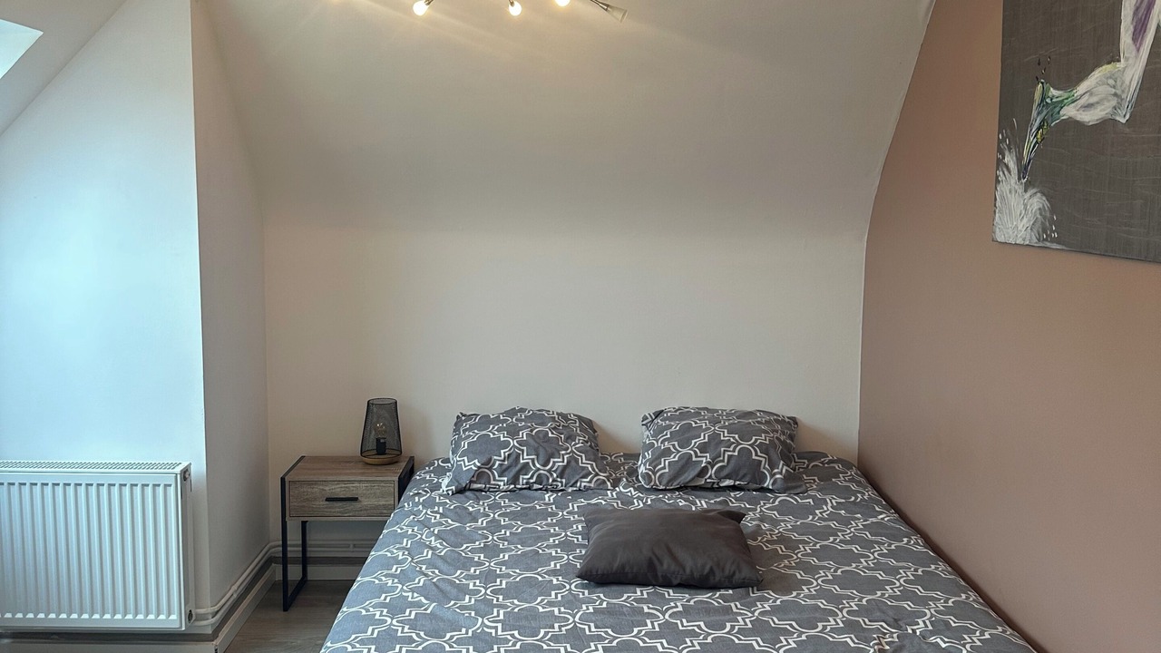 Photo of Bedroom in Crepon