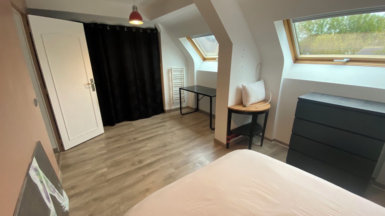 Photo of Bedroom in Crepon