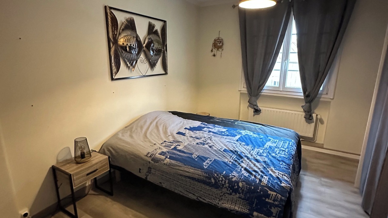 Photo of Bedroom in Crepon