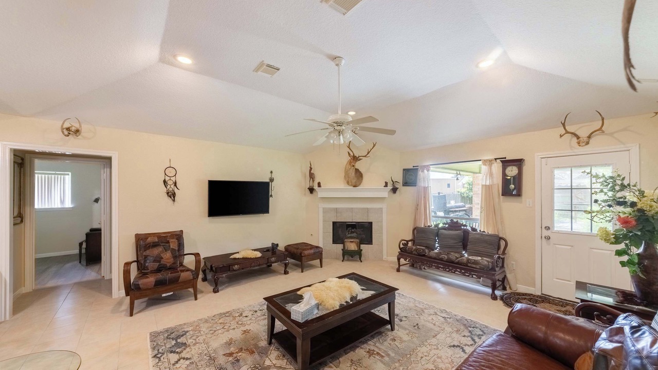 Photo of Livingroom in Texas City