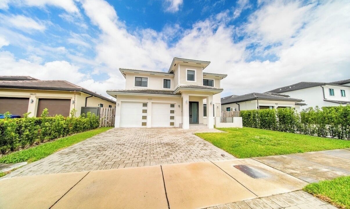 Photo of Outdoor in Tamiami