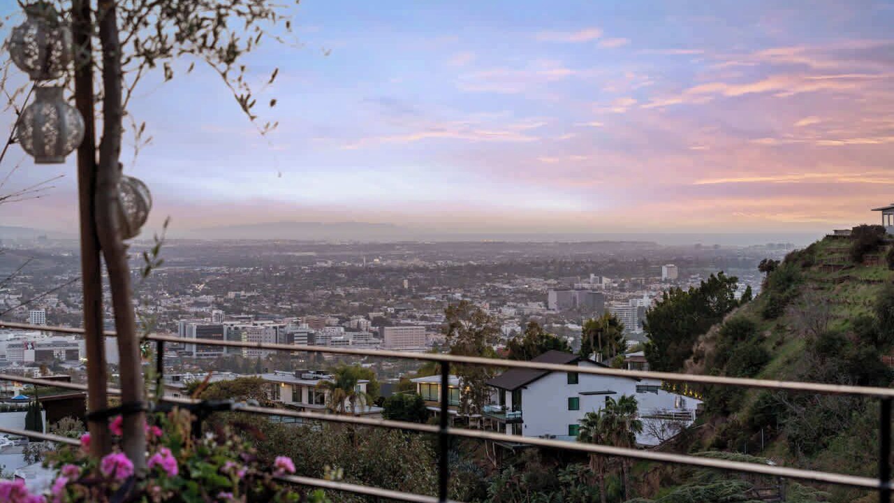 Photo of Outdoor in Hollywood Hills West