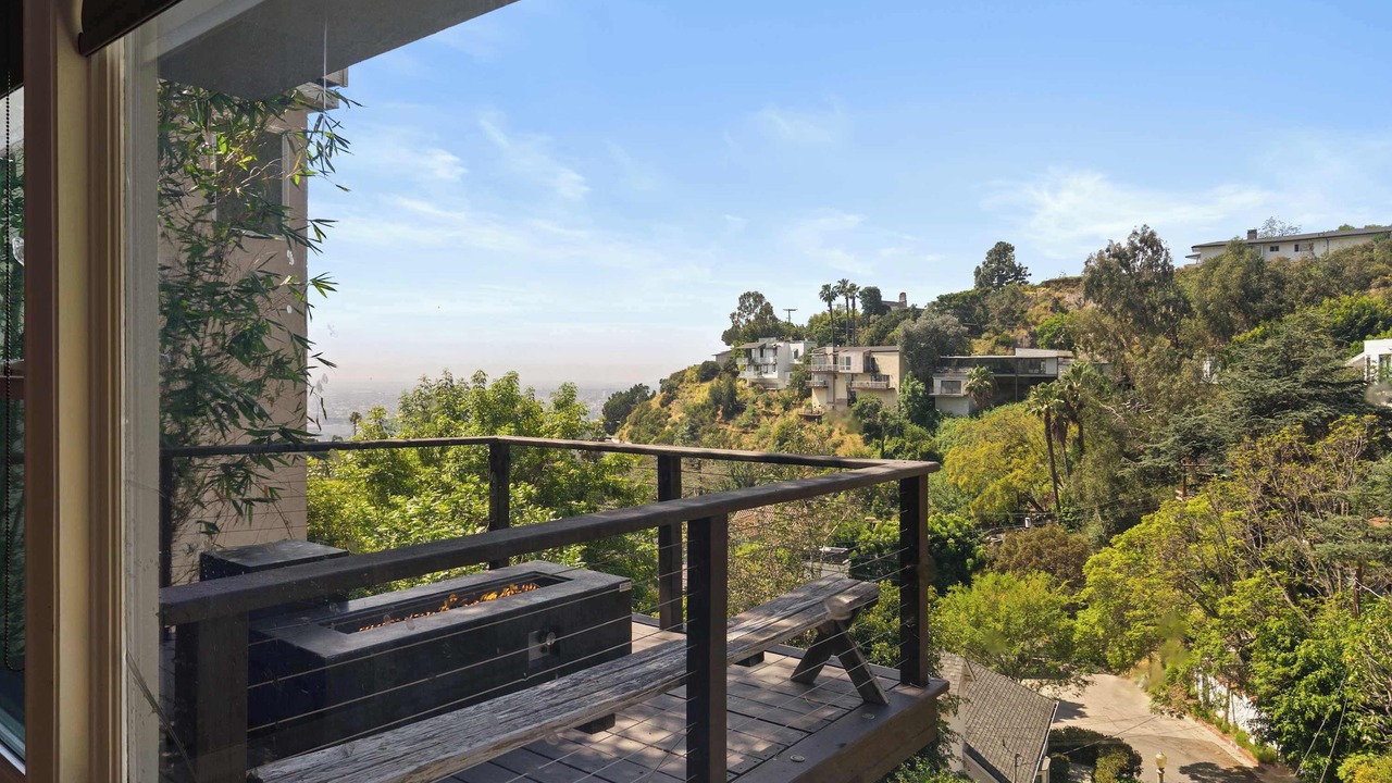 Photo of Patio Balcony in Hollywood Hills West