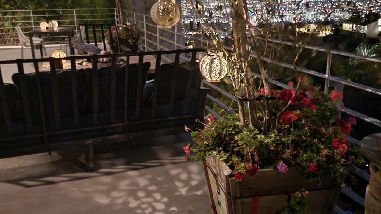 Photo of Outdoor in Hollywood Hills West