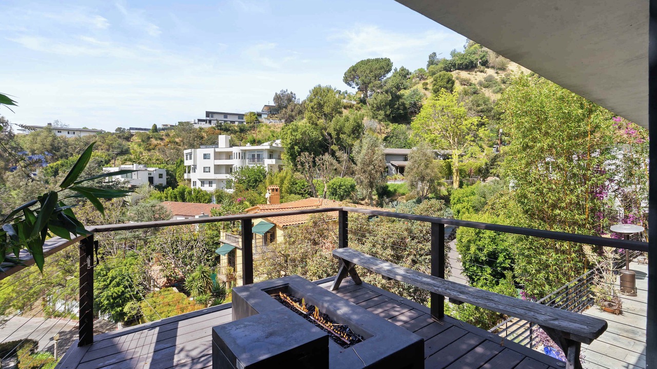 Photo of Outdoor in Hollywood Hills West