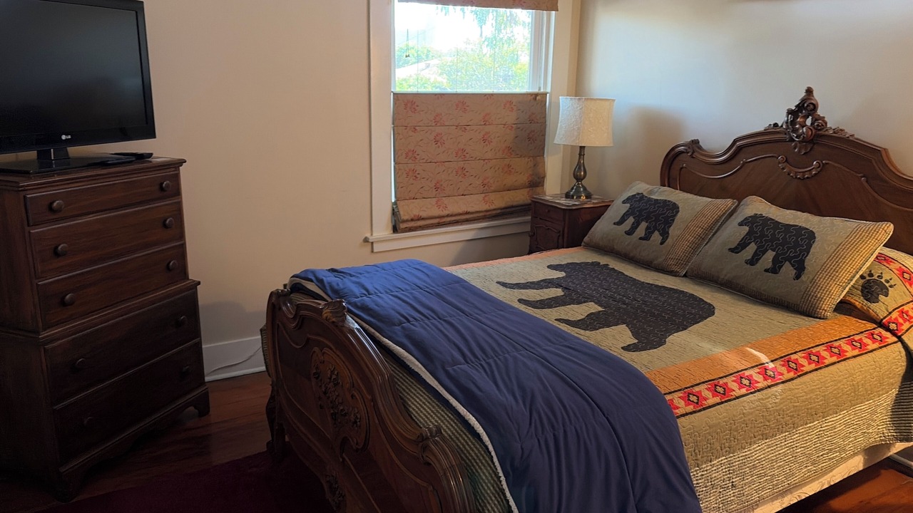 Photo of Bedroom in Pasadena