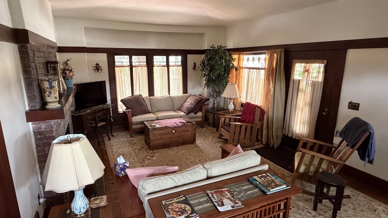 Photo of Livingroom in Pasadena