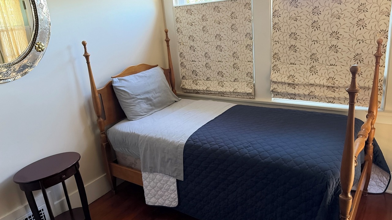 Photo of Bedroom in Pasadena