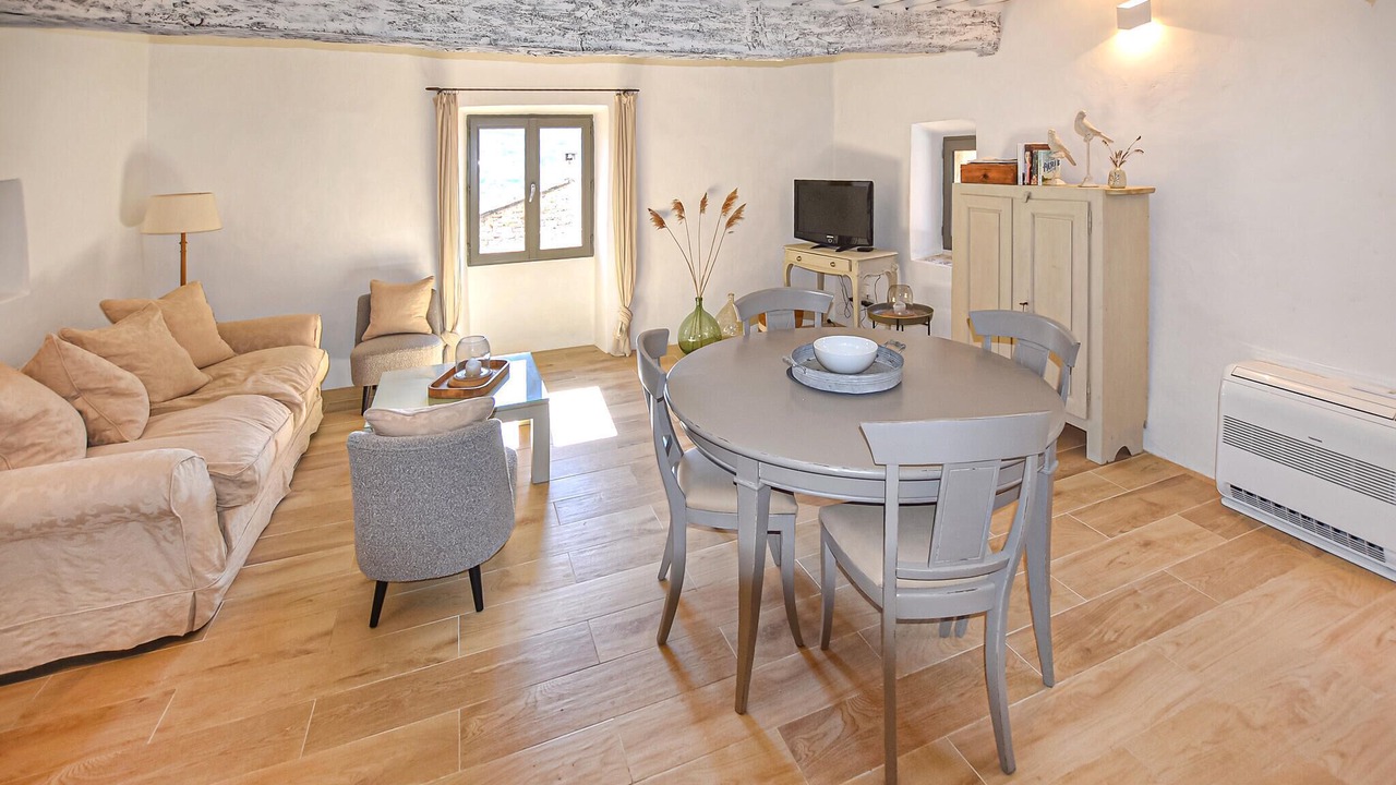 Photo of Bedroom in Rustrel