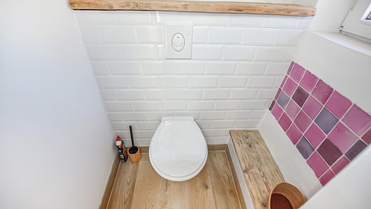 Photo of Bathroom in Rustrel