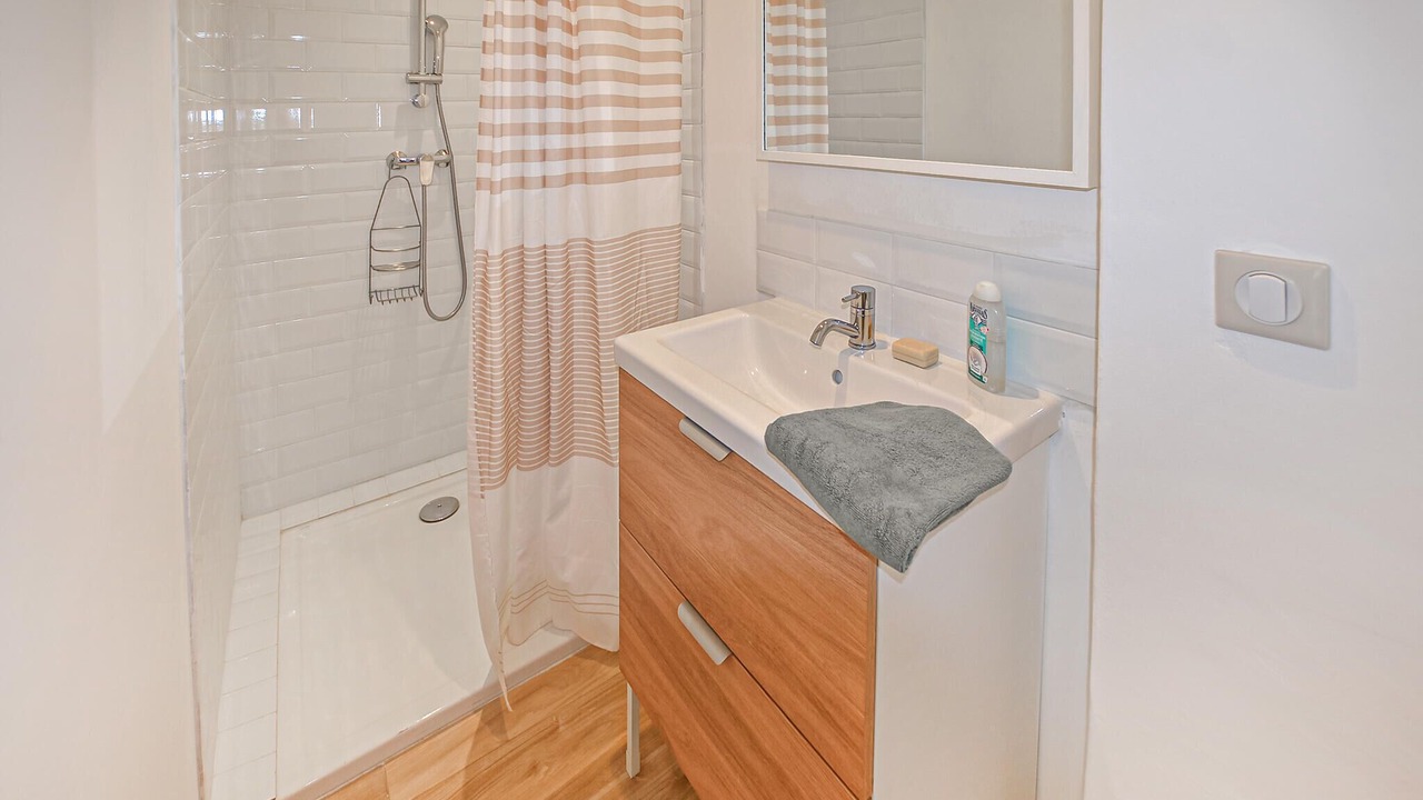 Photo of Bathroom in Rustrel