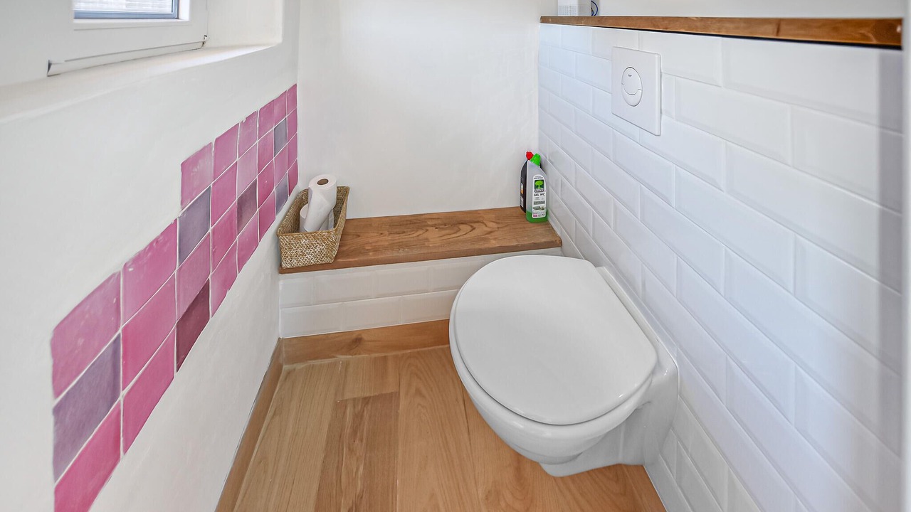 Photo of Bathroom in Rustrel