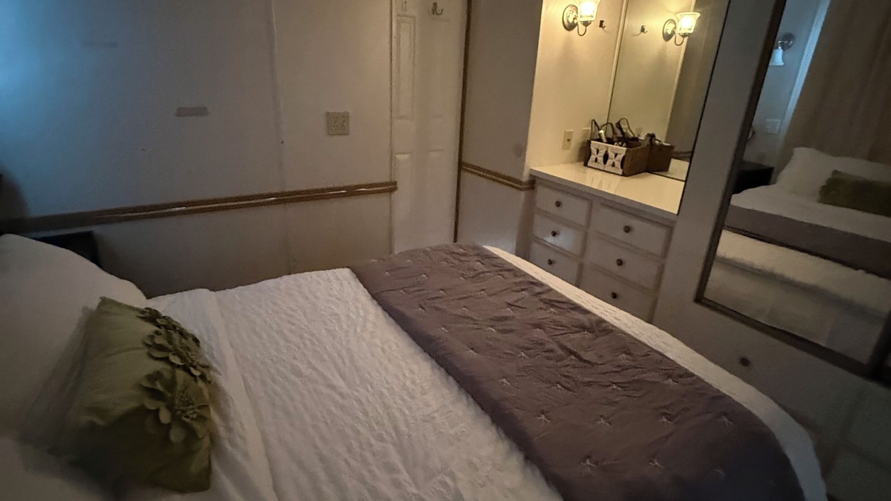 Photo of Bedroom in Diplomat