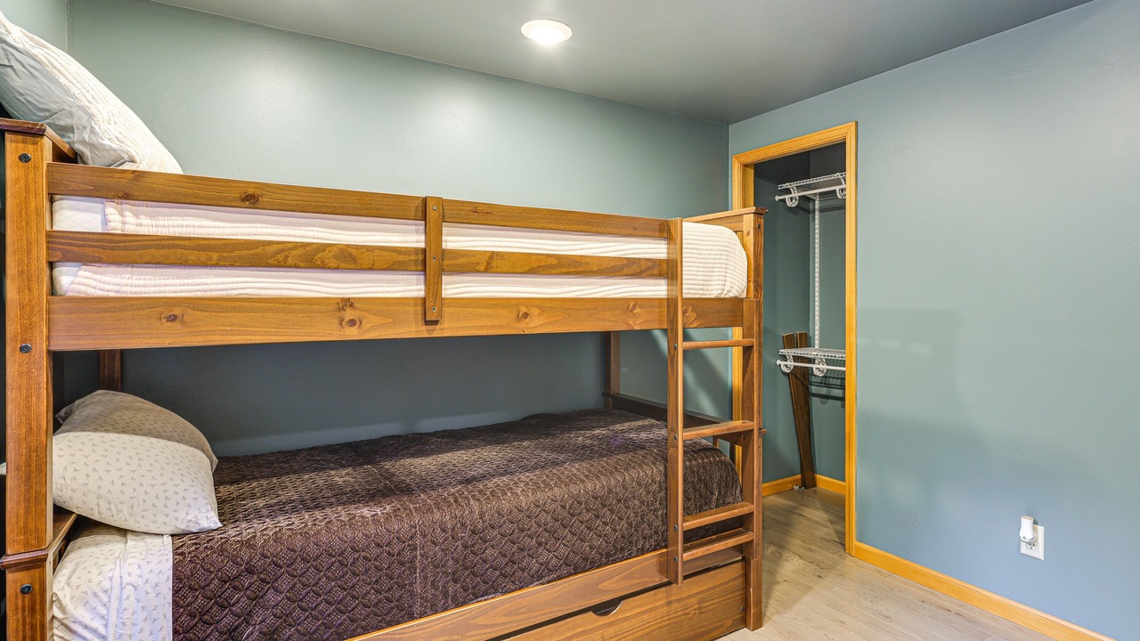 Photo of Bedroom in Warrensburg