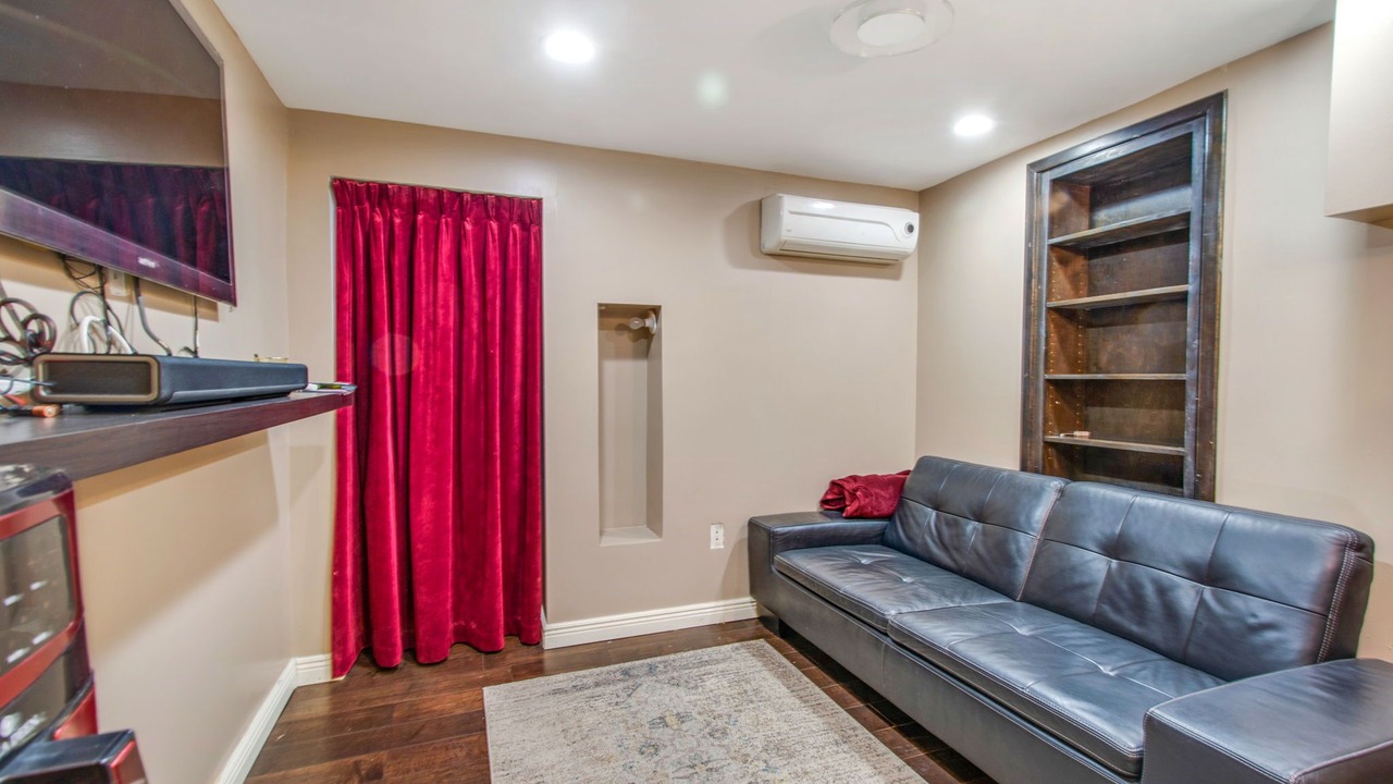 Photo of Livingroom in View Park-Windsor Hills