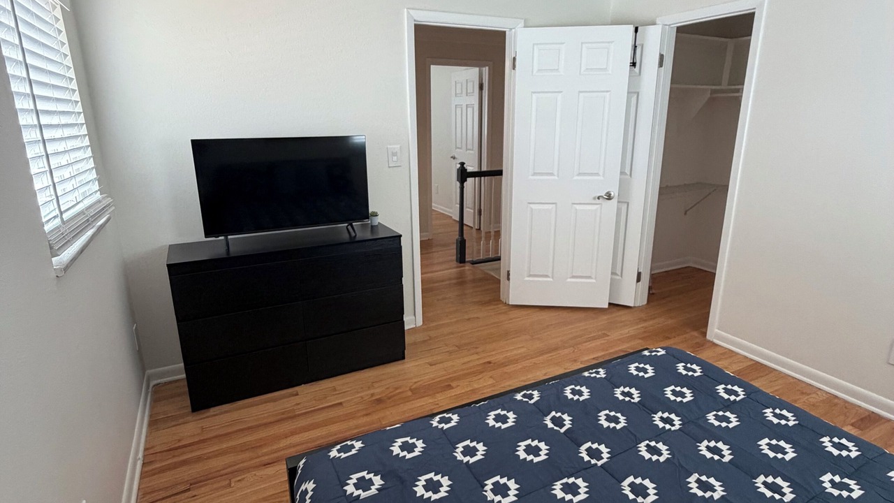 Photo of Bedroom in Bay Crest Park