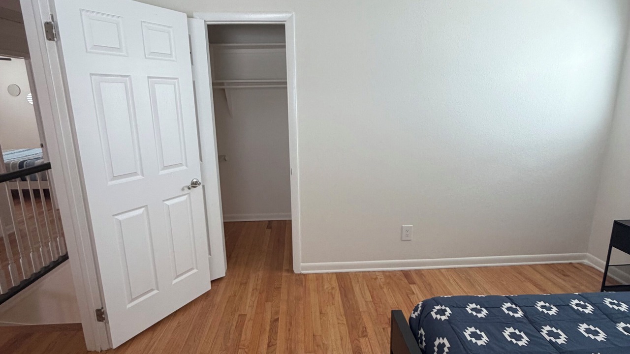 Photo of Bedroom in Bay Crest Park