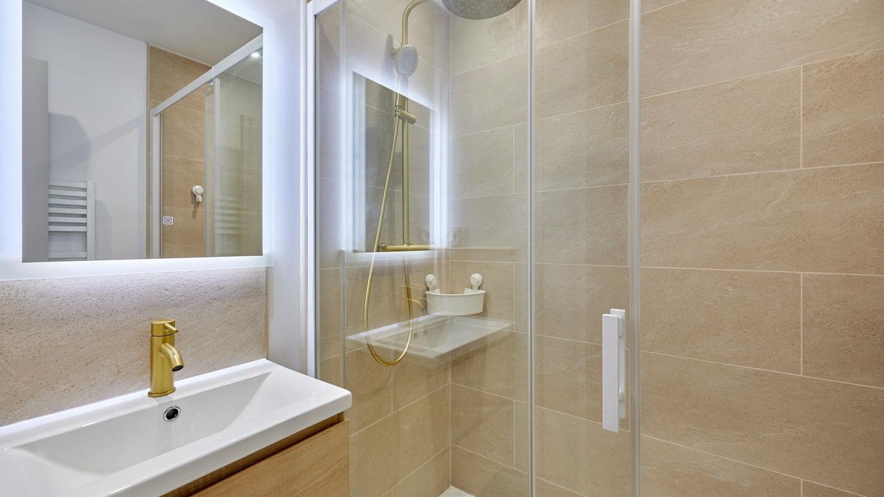 Photo of Bathroom in Equemauville