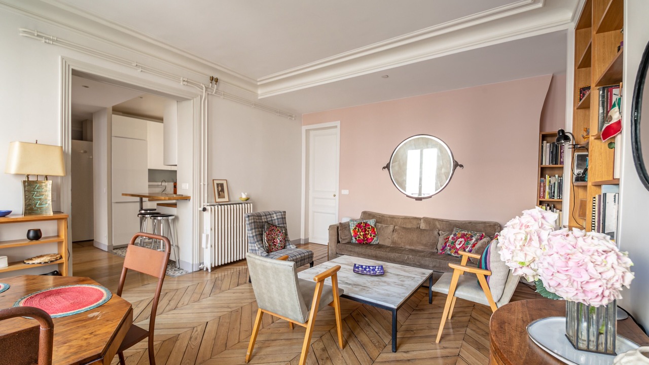 Photo of Livingroom in 9th Arrondissement