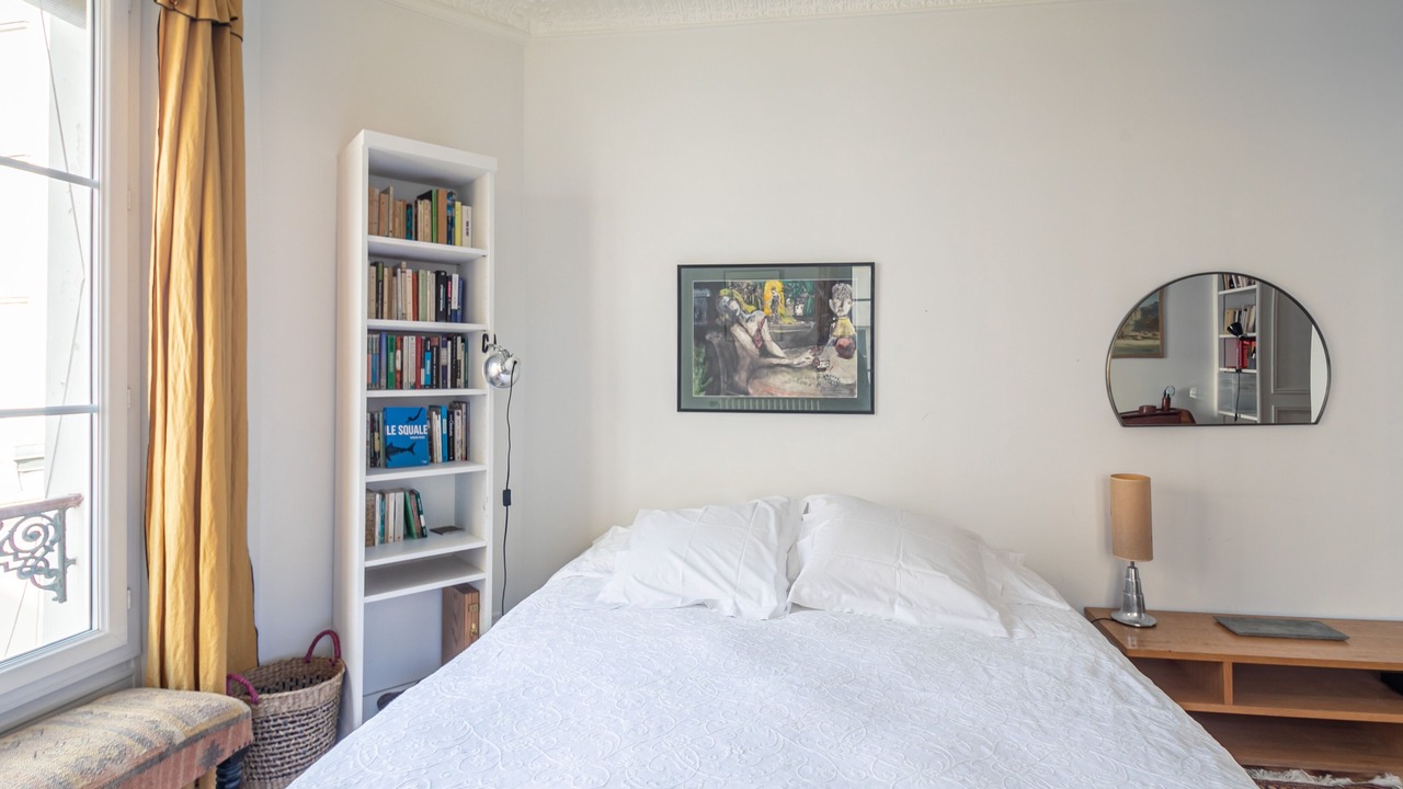 Photo of Bedroom in 9th Arrondissement
